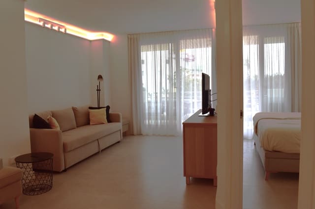 1 bedroom Apartment for sale in Ibiza / Eivissa town with pool - € 550,000 (Ref: 10079387)