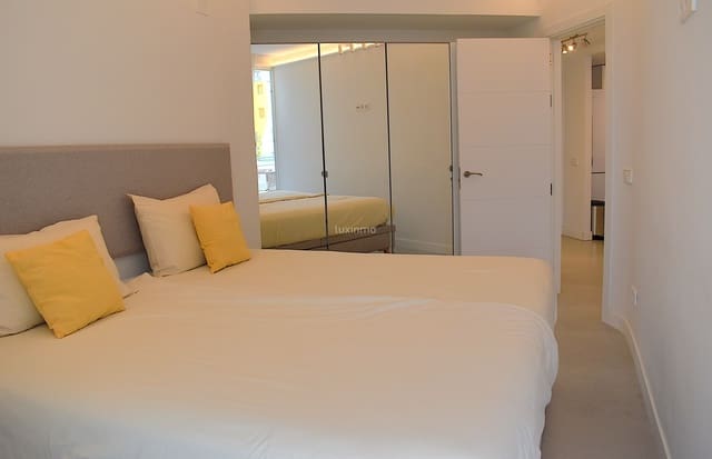1 bedroom Apartment for sale in Ibiza / Eivissa town with pool - € 550,000 (Ref: 10079387)