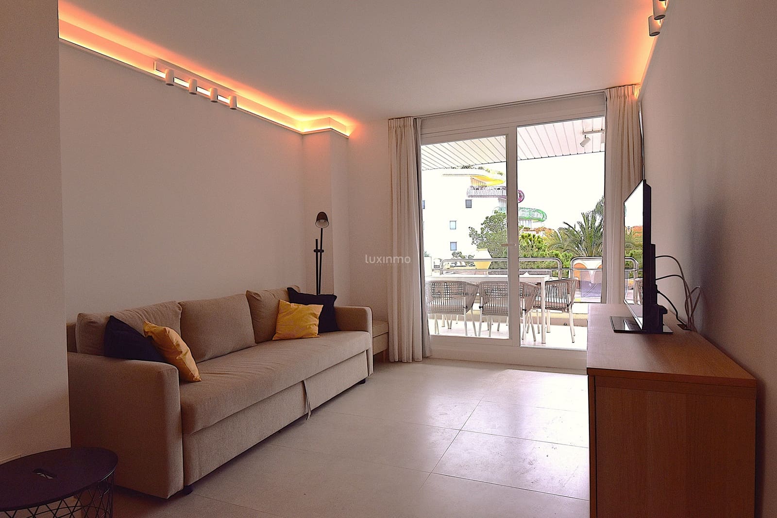 1 bedroom Apartment for sale in Ibiza / Eivissa town with pool - € 550,000 (Ref: 10079387)