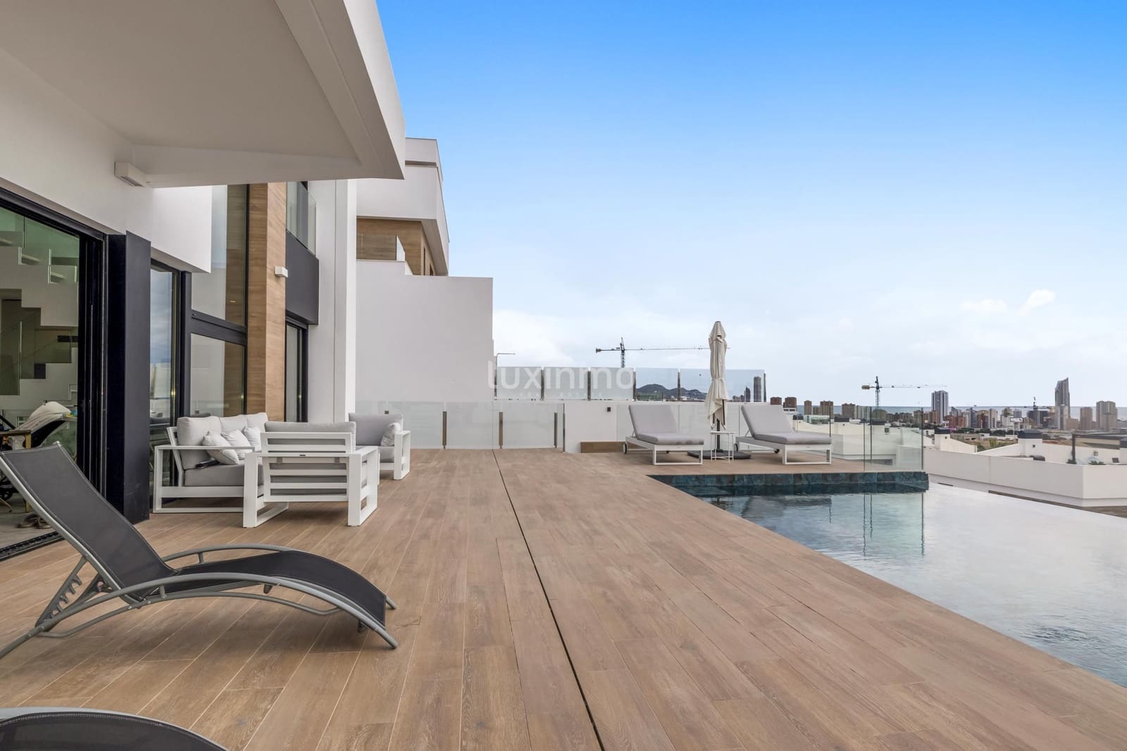 Chalet de 4 habitaciones en Finestrat en venta con piscina garaje - 1.550.000 € (Ref: 10079391)