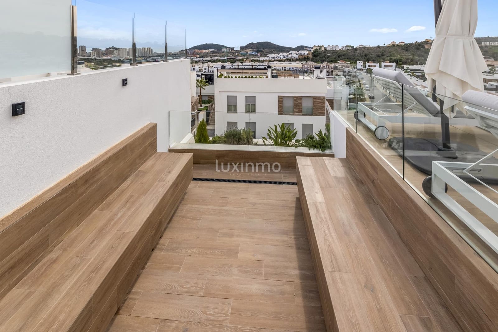 Chalet de 4 habitaciones en Finestrat en venta con piscina garaje - 1.550.000 € (Ref: 10079391)