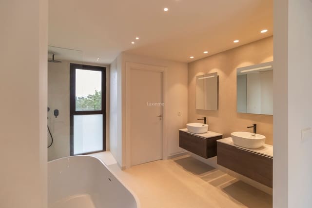 3 soverom Villa til salgs i Teulada Pueblo, Teulada-Moraira med svømmebasseng garasje - € 1 690 000 (Ref: 10079414)