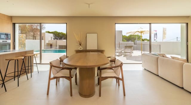 3 soverom Villa til salgs i Teulada Pueblo, Teulada-Moraira med svømmebasseng garasje - € 1 690 000 (Ref: 10079414)