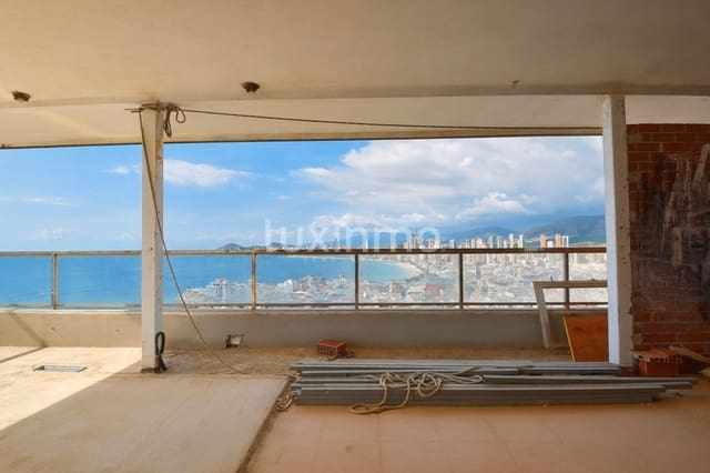 4 soverom Penthouse til salgs i Benidorm med svømmebasseng garasje - € 890 000 (Ref: 10079422)