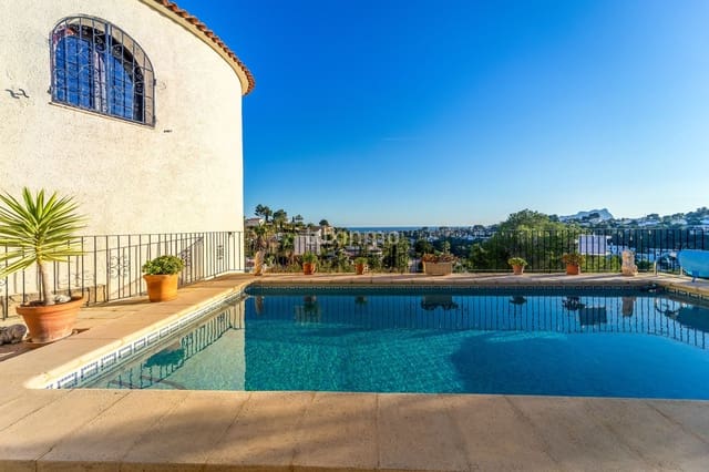 Chalet de 4 habitaciones en Benissa en venta con piscina garaje - 645.000 € (Ref: 10079423)