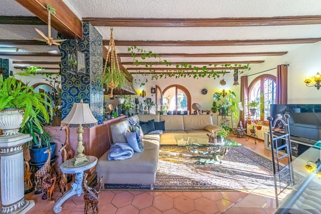 Chalet de 4 habitaciones en Benissa en venta con piscina garaje - 645.000 € (Ref: 10079423)
