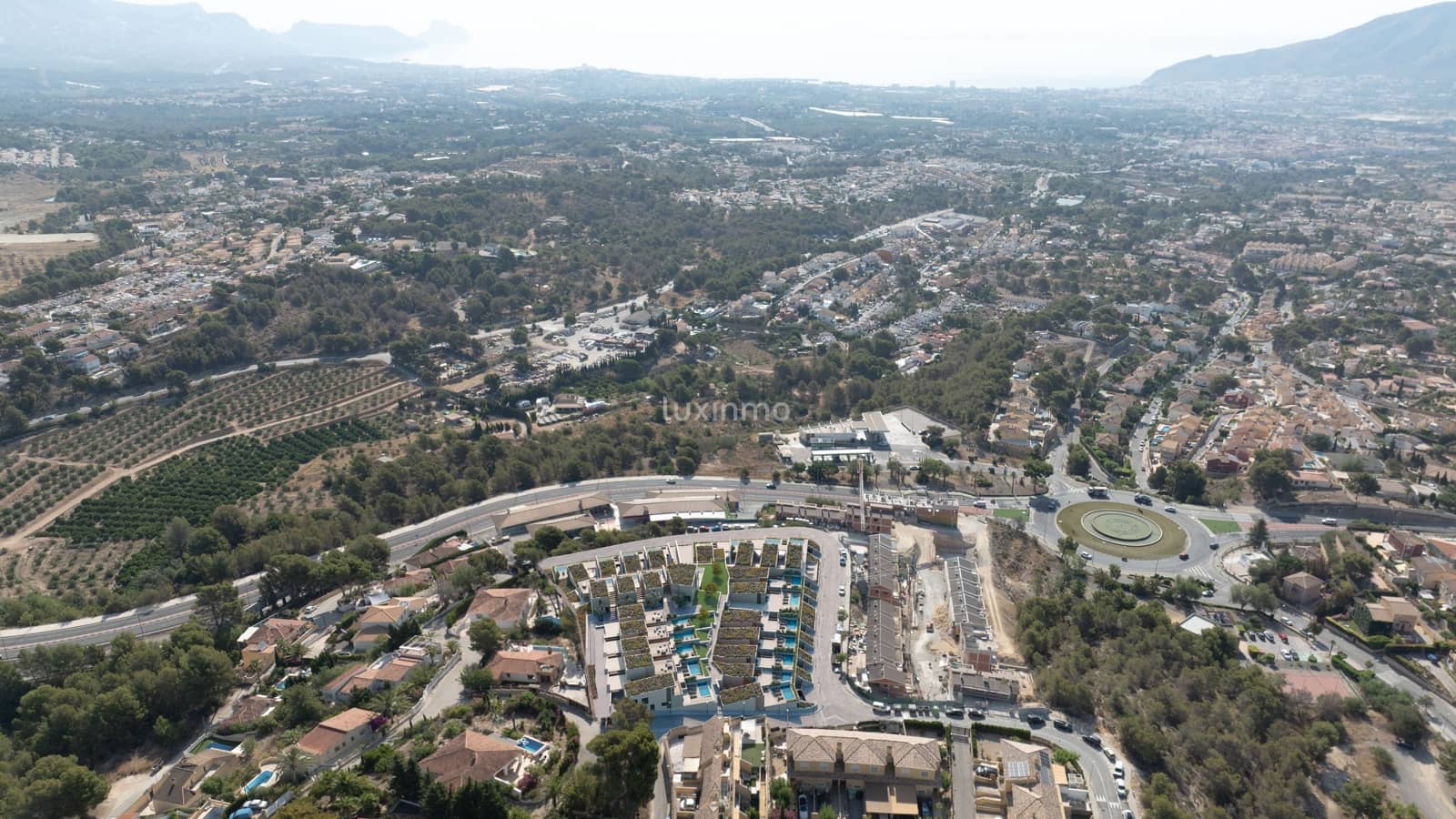 Chalet de 3 habitaciones en La Nucia en venta con piscina garaje - 776.971 € (Ref: 10079430)