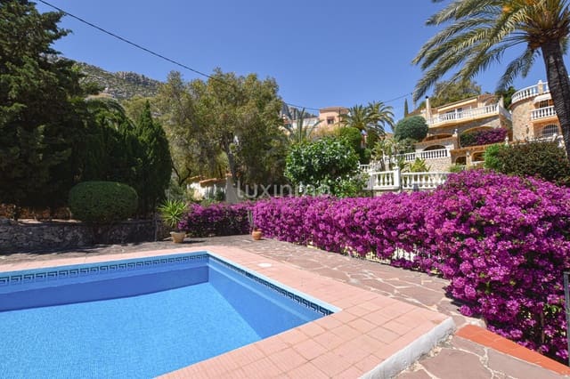 4 soveværelse Villa til salg i Maryvilla, Calpe / Calp med swimmingpool garage - € 590.000 (Ref: 10079433)