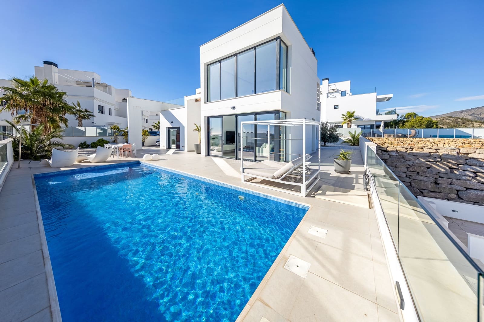 3 slaapkamer Villa te huur in Finestrat met zwembad garage - € 4.500 (Ref: 10079438)