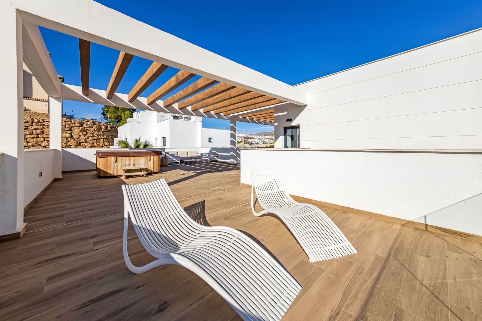 3 slaapkamer Villa te huur in Finestrat met zwembad garage - € 4.500 (Ref: 10079438)