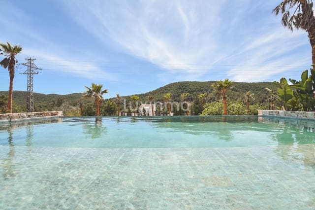 Chalet de 4 habitaciones en San Jose / Sant Josep de Sa Talaia en alquiler con piscina garaje - 10.000 € (Ref: 10079439)