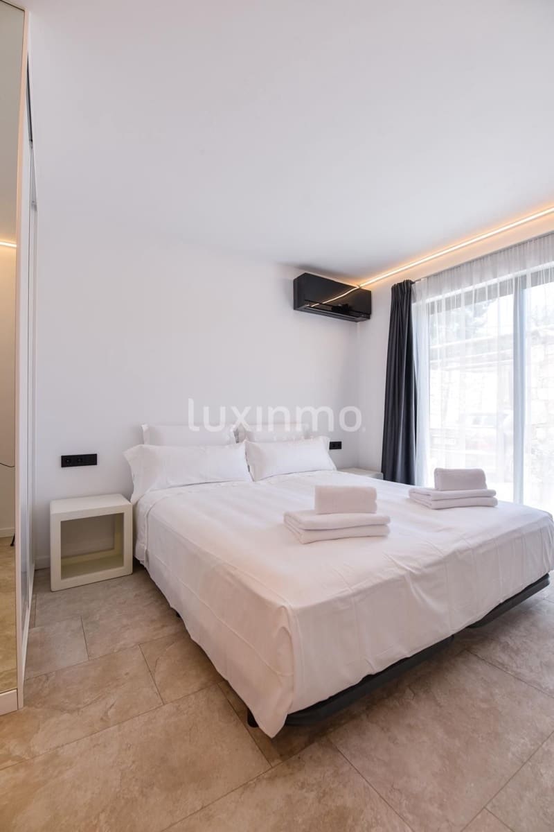 Chalet de 4 habitaciones en San Jose / Sant Josep de Sa Talaia en alquiler con piscina garaje - 10.000 € (Ref: 10079439)