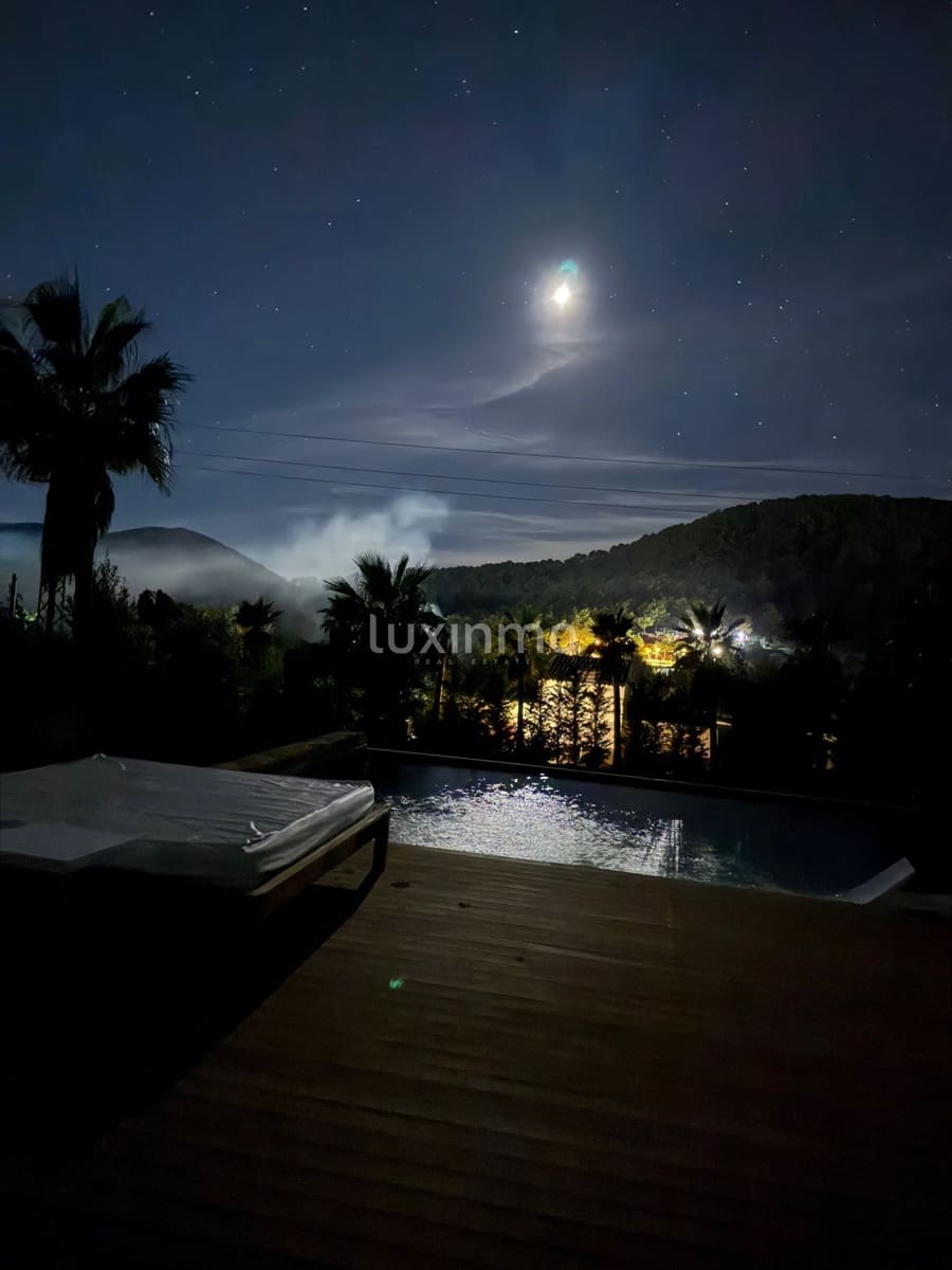 Chalet de 4 habitaciones en San Jose / Sant Josep de Sa Talaia en alquiler con piscina garaje - 10.000 € (Ref: 10079439)