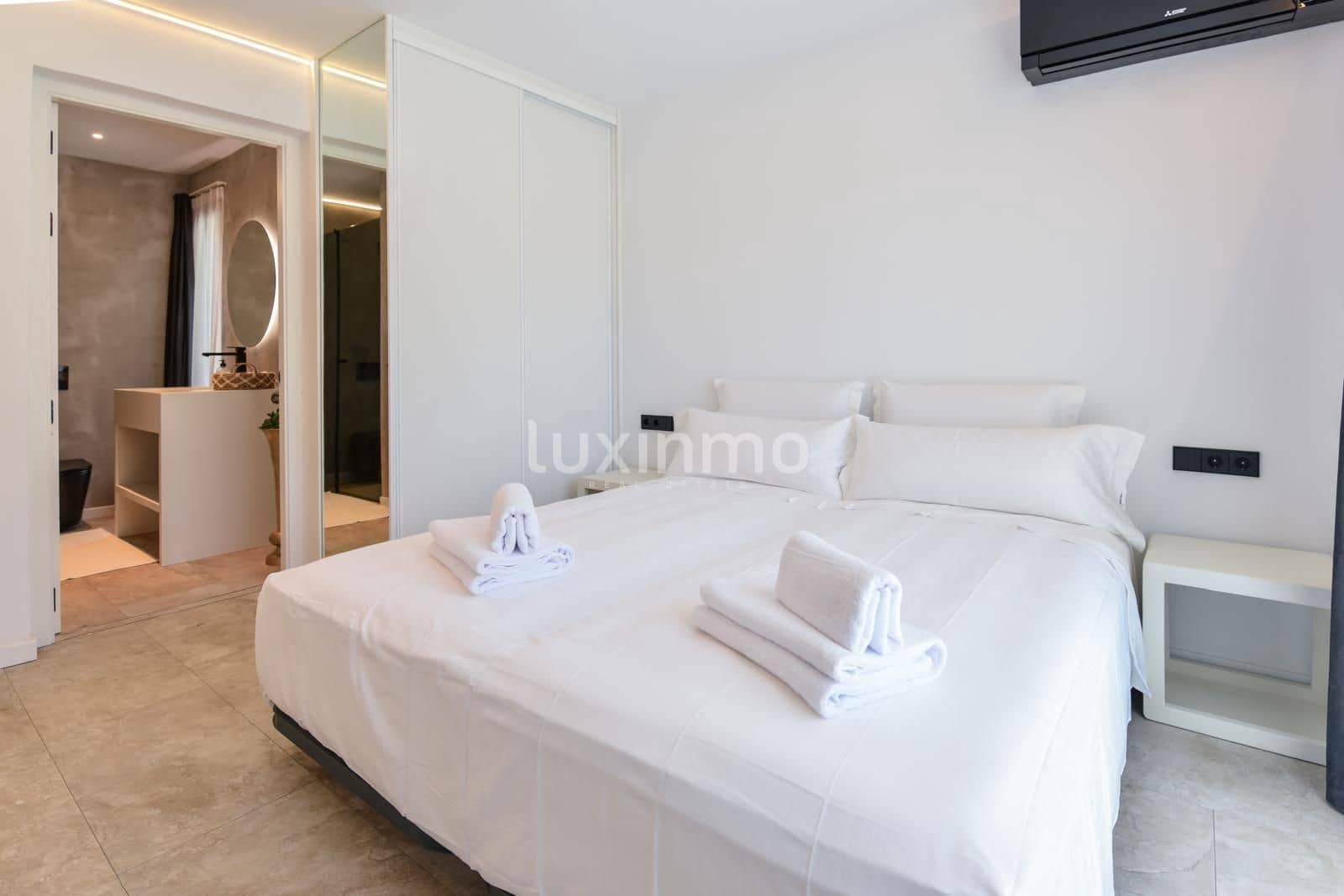 Chalet de 4 habitaciones en San Jose / Sant Josep de Sa Talaia en alquiler con piscina garaje - 10.000 € (Ref: 10079439)