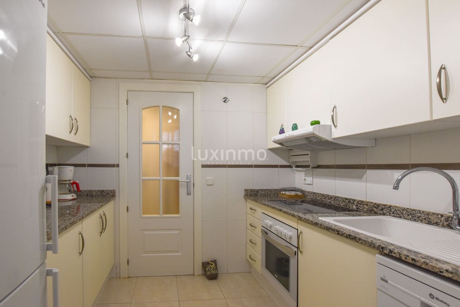 Appartement de 2 chambres à louer à Calpe / Calp avec piscine garage - 1 500 € (Ref: 10079440)