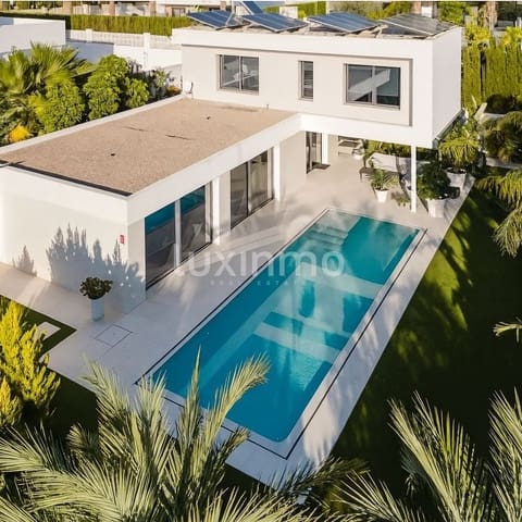Chalet de 2 habitaciones en Calpe / Calp en venta con garaje - 990.000 € (Ref: 10079455)