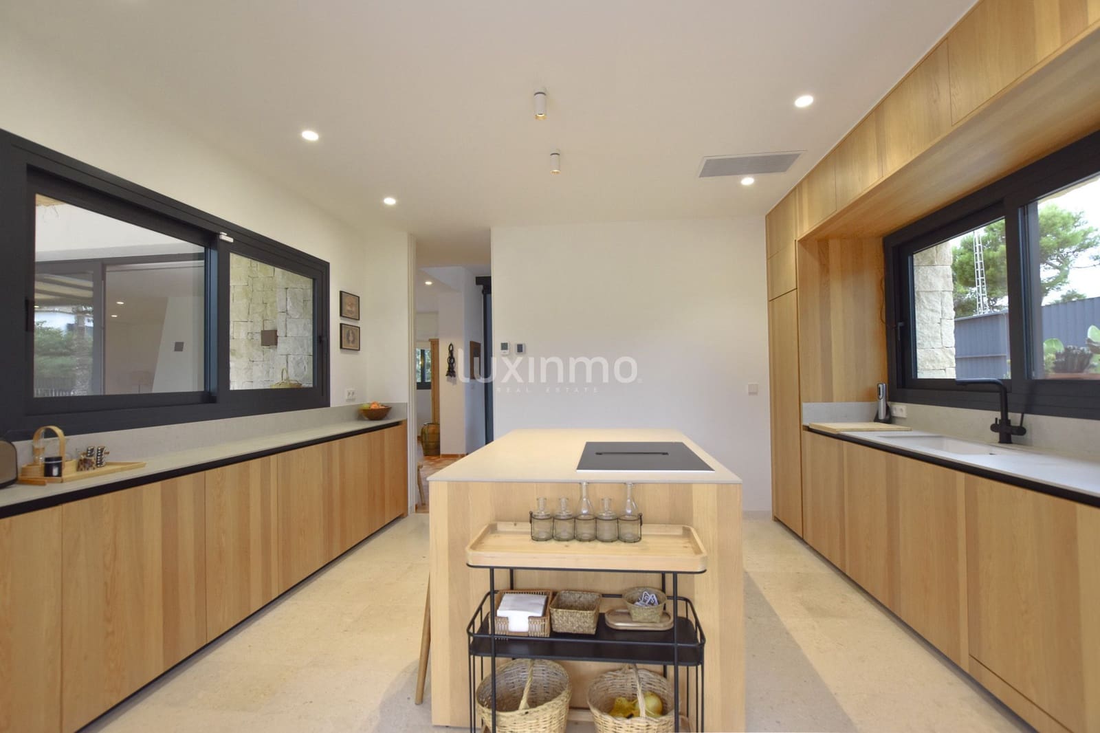 6 soverom Villa til leie i Javea / Xabia med svømmebasseng garasje - € 6 000 (Ref: 10079464)