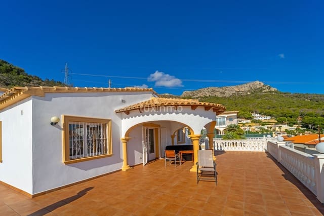 Chalet de 4 habitaciones en Oltamar - Cucarres, Calpe / Calp en venta con piscina garaje - 716.000 € (Ref: 10079465)