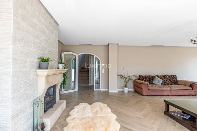 Chalet de 4 habitaciones en Finestrat en venta con piscina garaje - 1.050.000 € (Ref: 10079468)