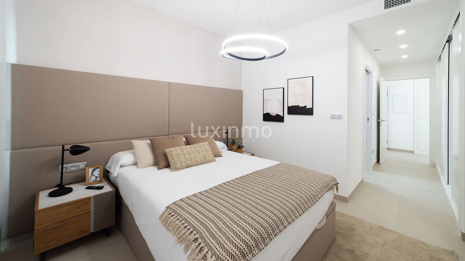2 soveværelse Lejlighed til salg i Benidorm med swimmingpool garage - € 855.000 (Ref: 10079475)