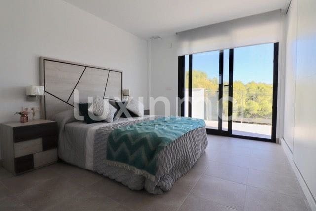 3 soveværelse Villa til salg i La Nucia med swimmingpool garage - € 600.000 (Ref: 10079495)