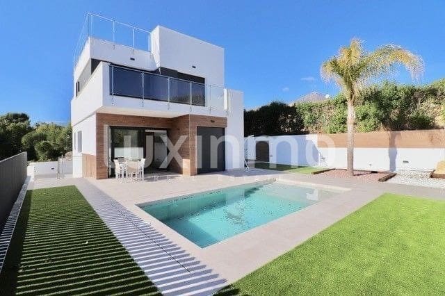 3 soveværelse Villa til salg i La Nucia med swimmingpool garage - € 600.000 (Ref: 10079495)