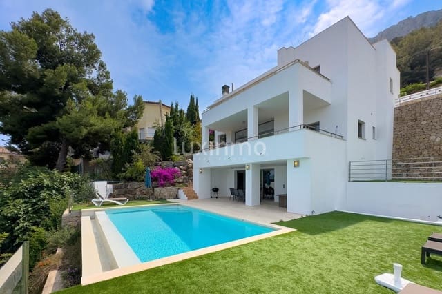 5 bedroom Villa for sale in Oltamar - Cucarres, Calpe / Calp with pool garage - € 1,250,000 (Ref: 10079533)
