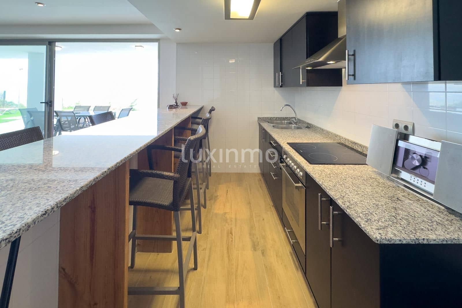 5 bedroom Villa for sale in Calpe / Calp with pool garage - € 1,250,000 (Ref: 10079533)