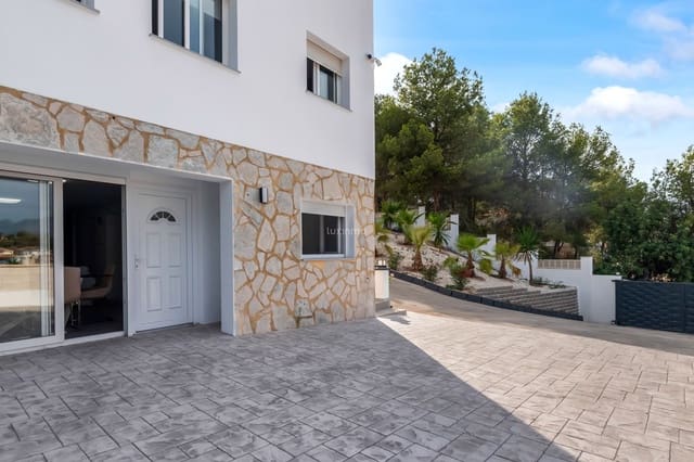 5 bedroom Villa for sale in La Nucia with garage - € 1,350,000 (Ref: 10079536)