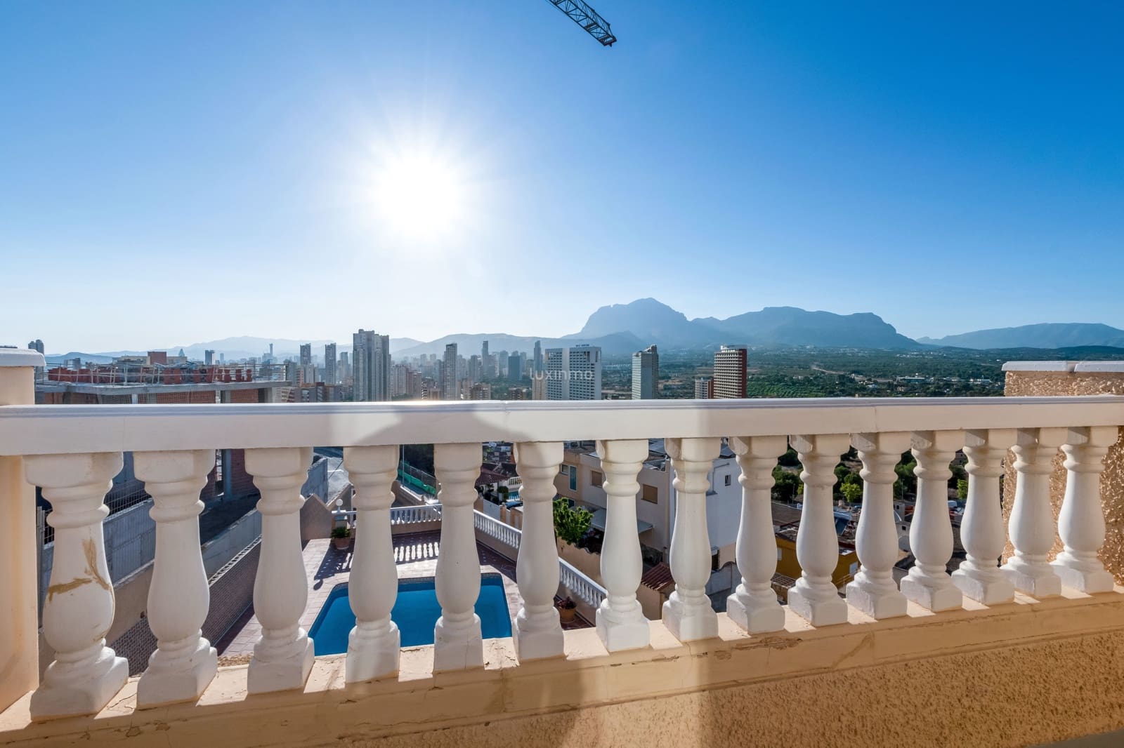 7 quarto Moradia para venda em Benidorm com piscina garagem - 1 615 000 € (Ref: 10079540)