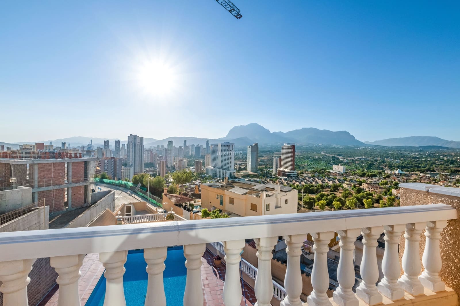 7 quarto Moradia para venda em Benidorm com piscina garagem - 1 615 000 € (Ref: 10079540)