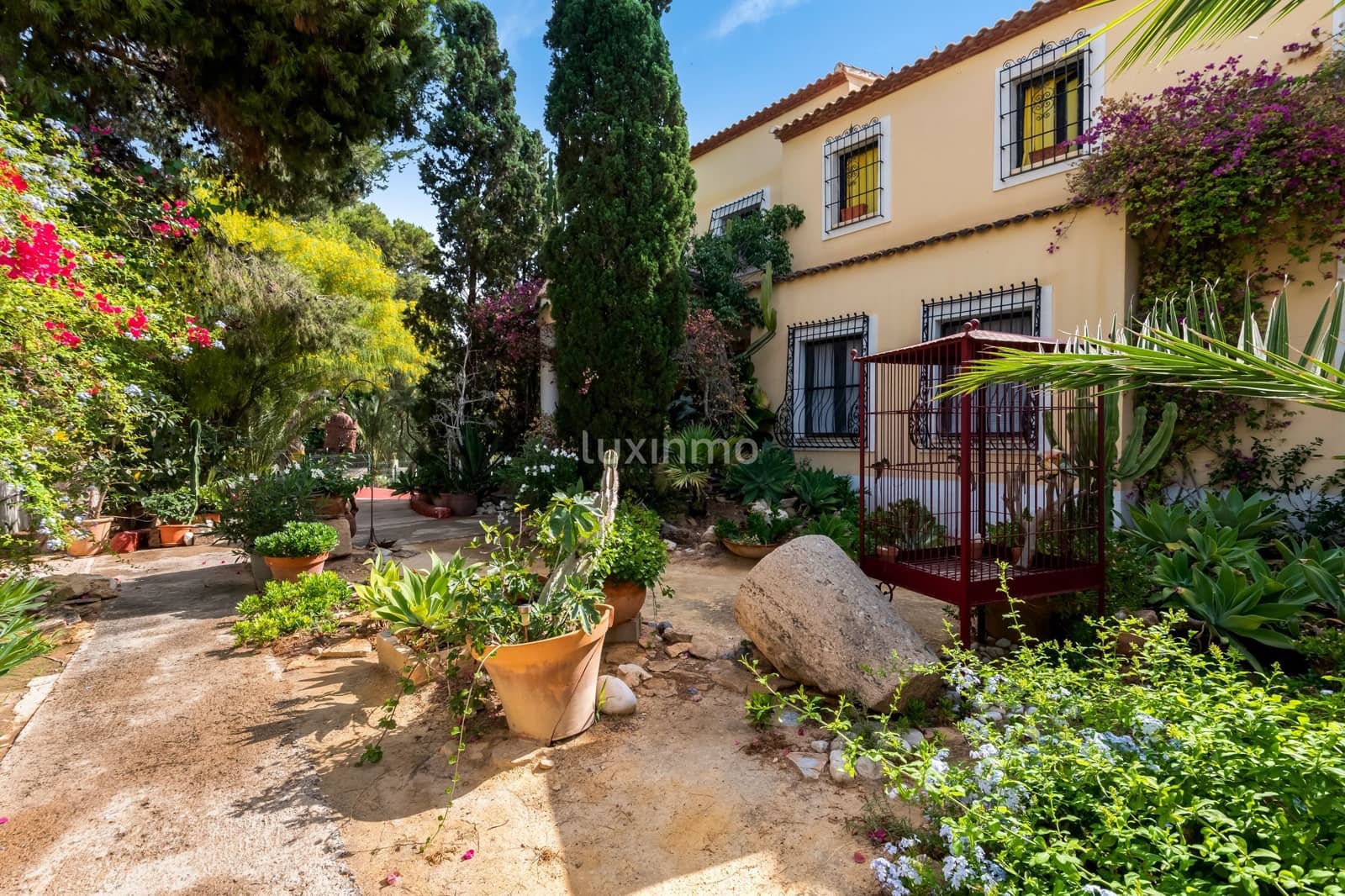 6 bedroom Villa for sale in Alicante / Alacant city with pool garage - € 1,350,000 (Ref: 10079541)