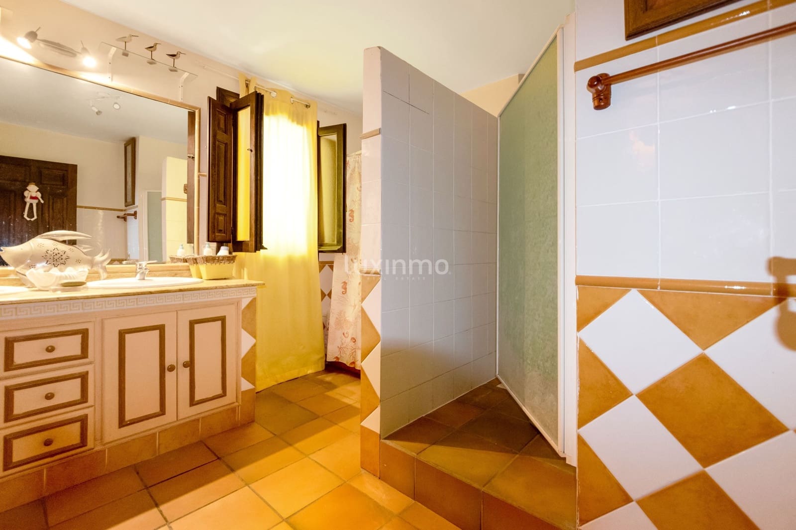6 bedroom Villa for sale in Alicante / Alacant city with pool garage - € 1,350,000 (Ref: 10079541)