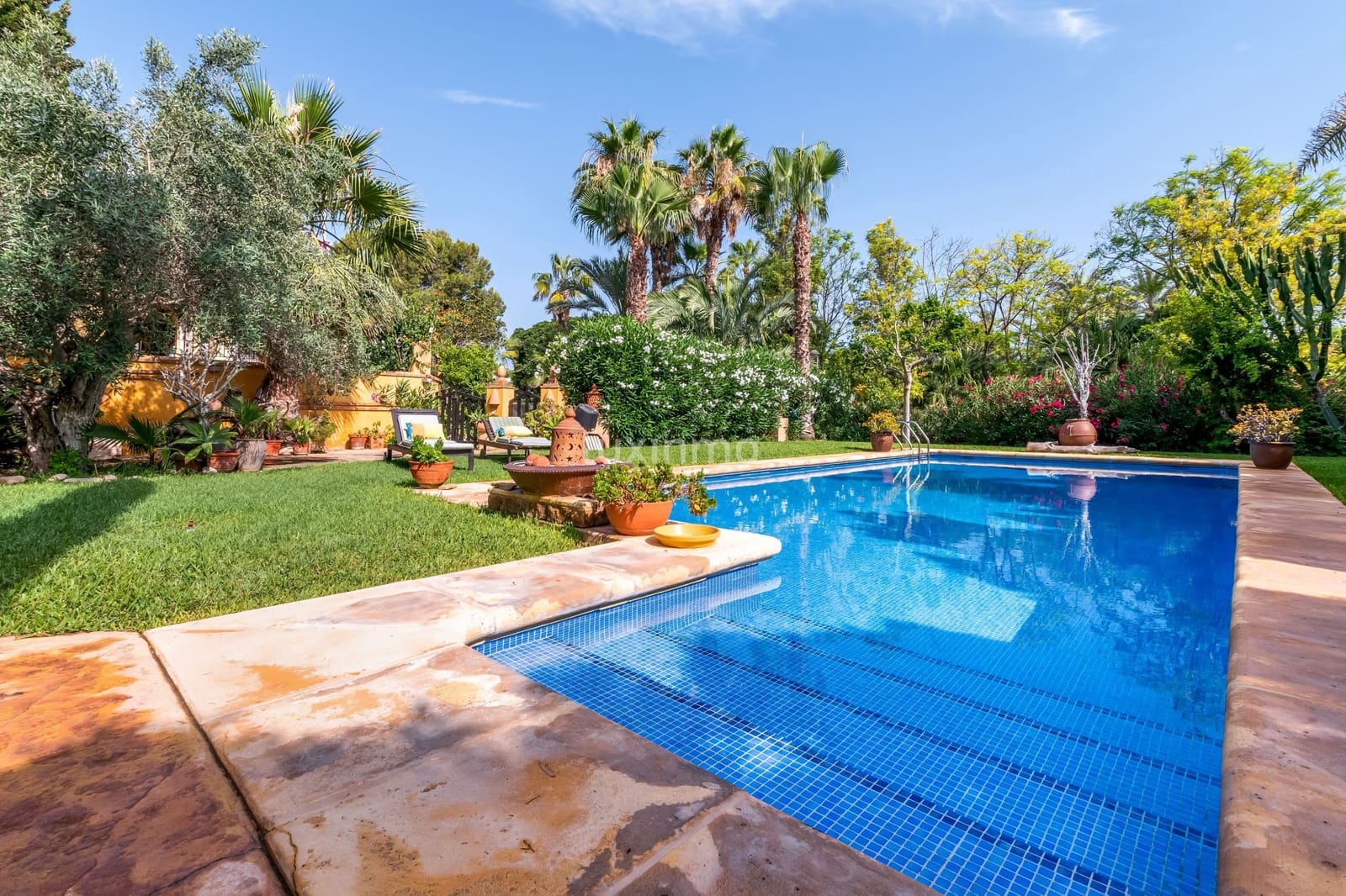 6 bedroom Villa for sale in Alicante / Alacant city with pool garage - € 1,350,000 (Ref: 10079541)