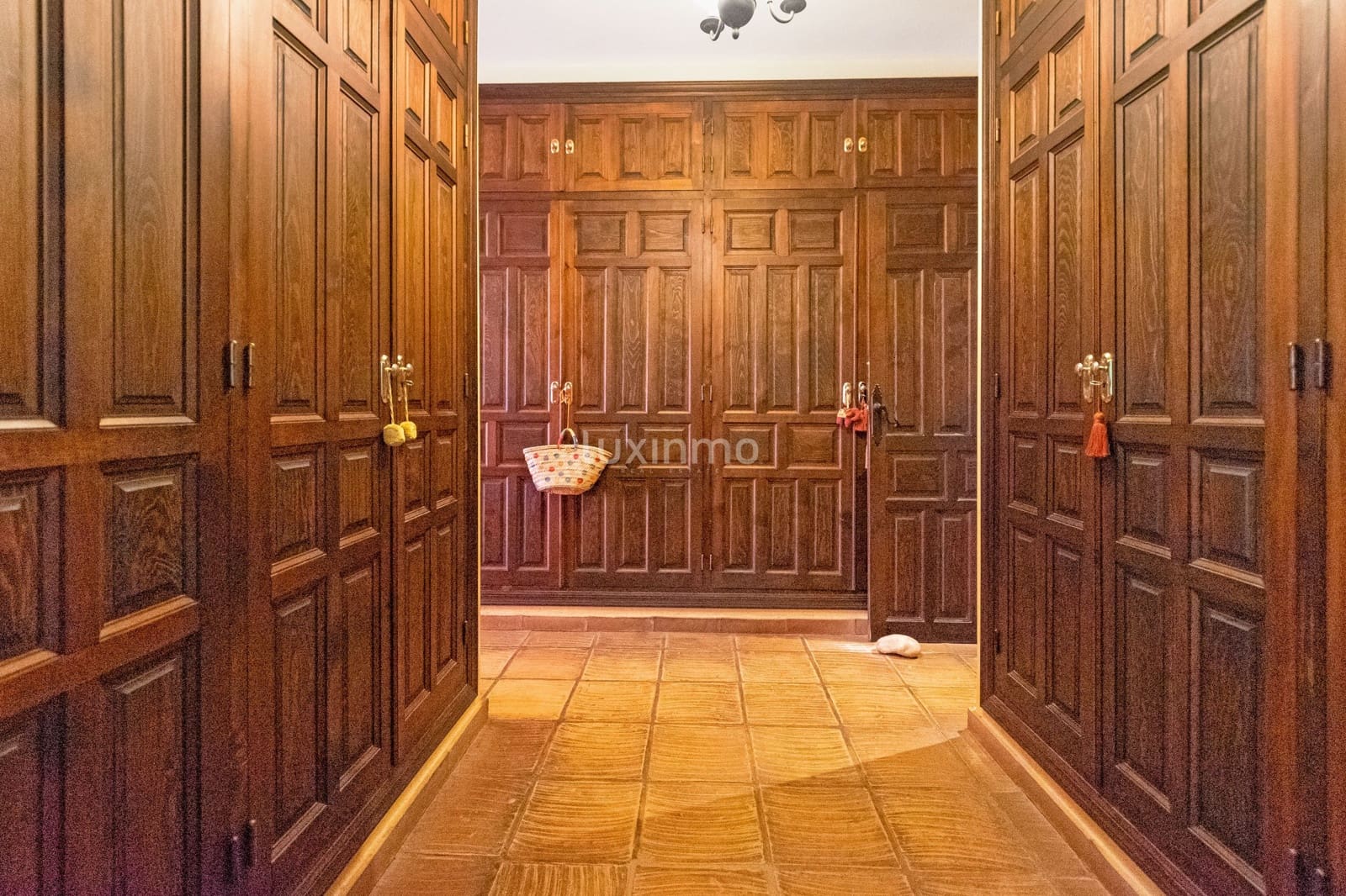 6 bedroom Villa for sale in Alicante / Alacant city with pool garage - € 1,350,000 (Ref: 10079541)