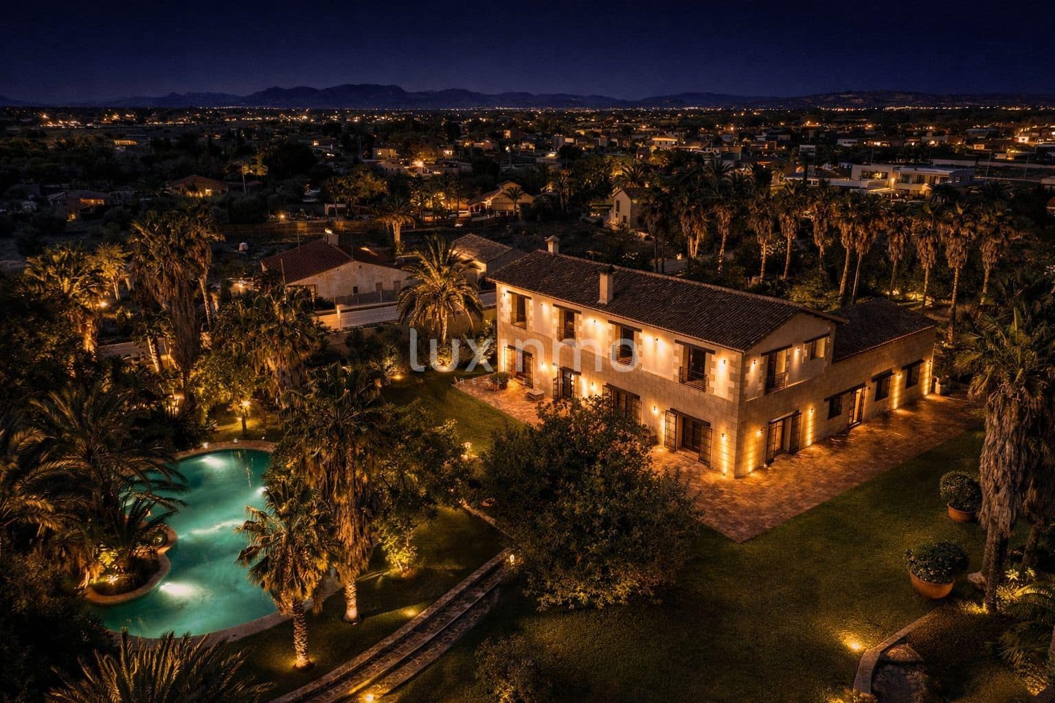 Chalet de 5 habitaciones en Arenales del Sol en venta con piscina garaje - 2.500.000 € (Ref: 10079549)