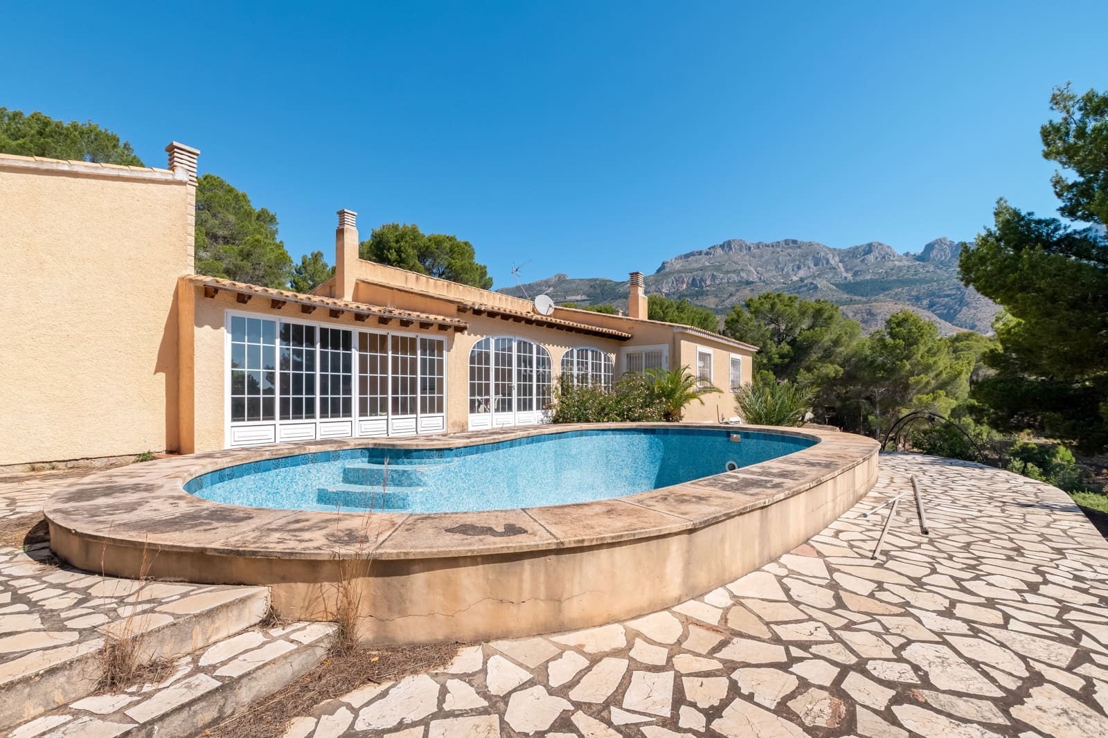 3 soverom Villa til salgs i Altea la Vella med svømmebasseng garasje - € 1 800 000 (Ref: 10079555)