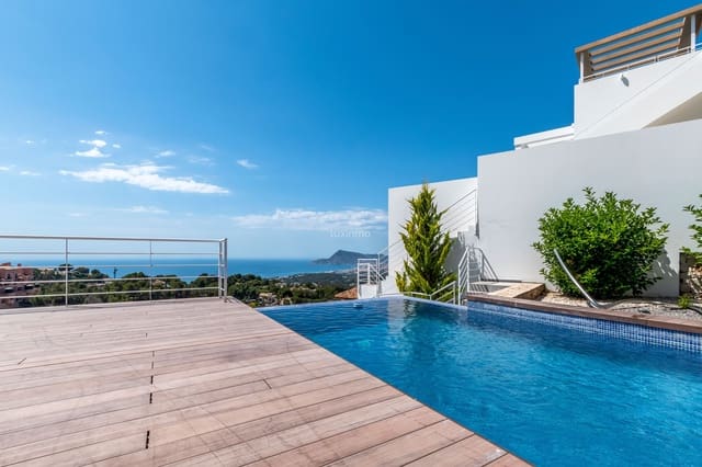 Chalet de 3 habitaciones en Altea en venta con piscina garaje - 1.295.000 € (Ref: 10079557)