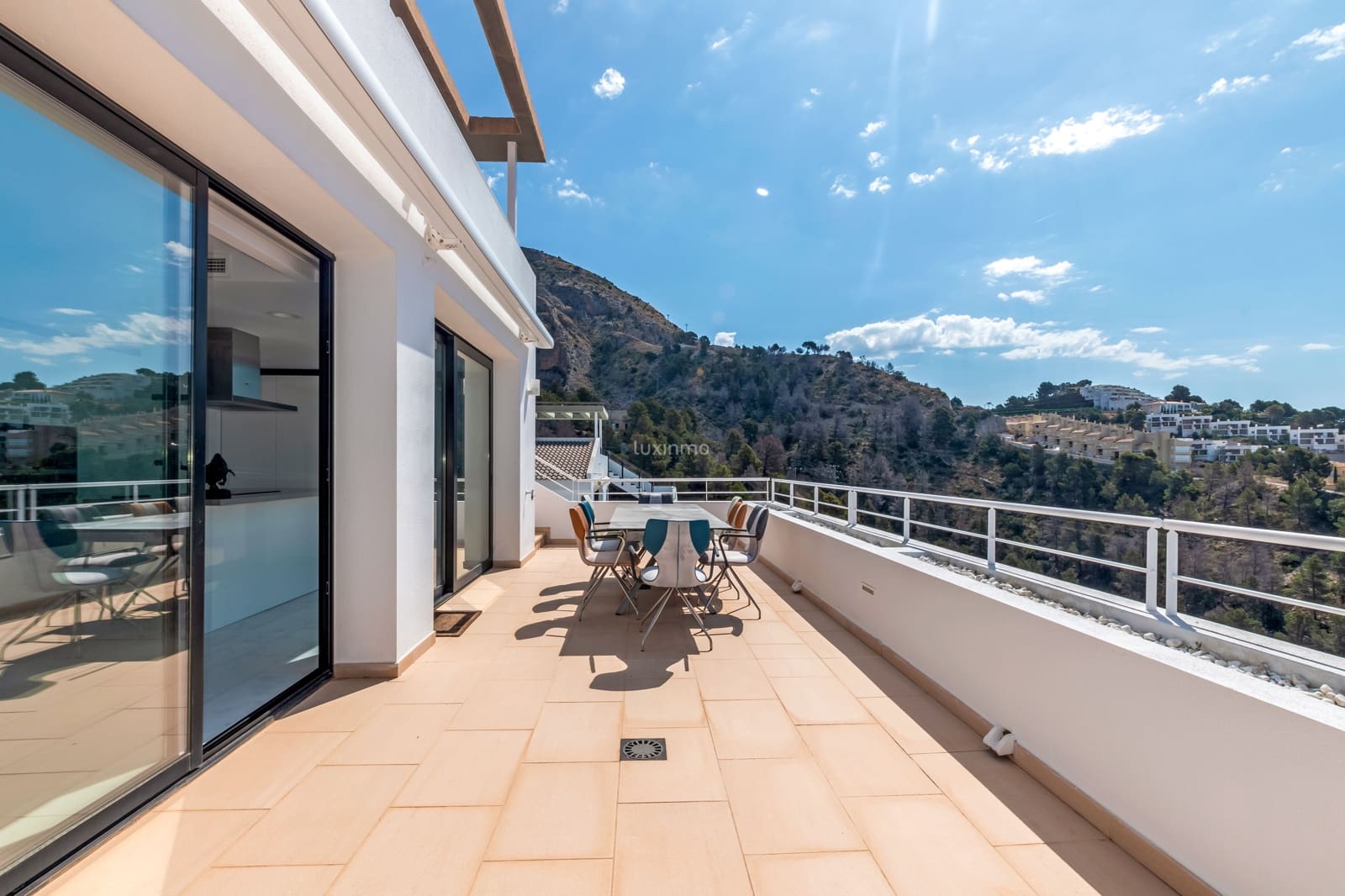 Chalet de 3 habitaciones en Altea en venta con piscina garaje - 1.295.000 € (Ref: 10079557)