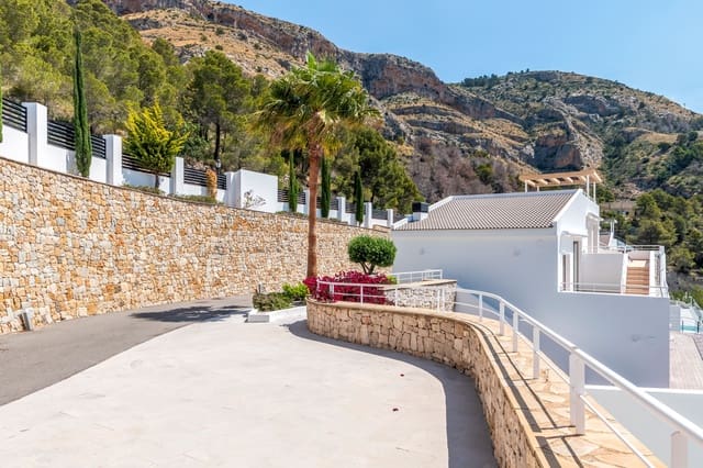 Chalet de 3 habitaciones en Altea en venta con piscina garaje - 1.295.000 € (Ref: 10079557)
