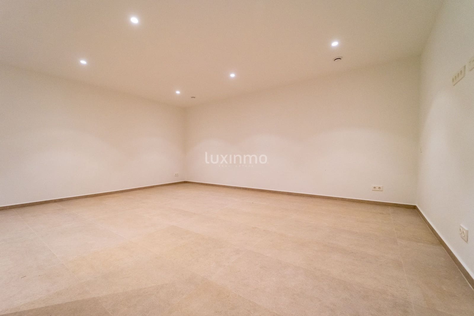 Chalet de 5 habitaciones en Calpe / Calp en venta con piscina garaje - 3.900.000 € (Ref: 10079560)