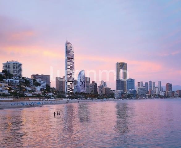 Apartamento de 2 habitaciones en Playa Poniente, Benidorm en venta con piscina garaje - 1.108.000 € (Ref: 10079566)