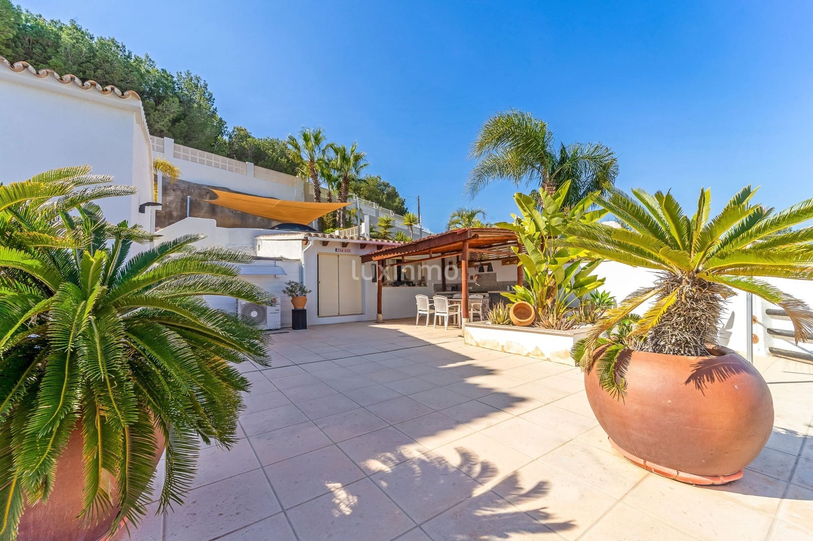 Chalet de 3 habitaciones en Calpe / Calp en venta con piscina garaje - 1.390.000 € (Ref: 10079571)