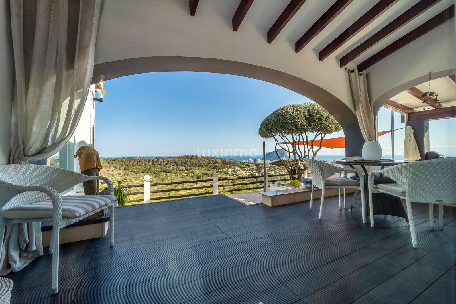 Chalet de 3 habitaciones en Calpe / Calp en venta con piscina garaje - 1.390.000 € (Ref: 10079571)