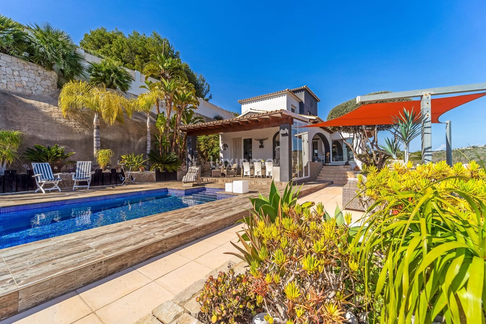 Chalet de 3 habitaciones en Calpe / Calp en venta con piscina garaje - 1.390.000 € (Ref: 10079571)