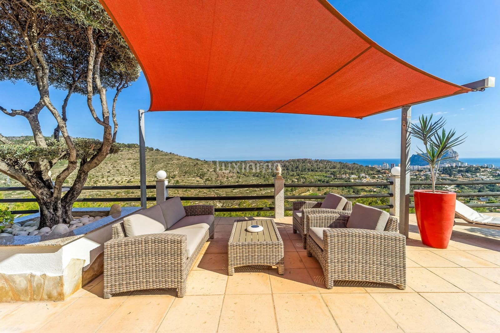 Chalet de 3 habitaciones en Calpe / Calp en venta con piscina garaje - 1.390.000 € (Ref: 10079571)
