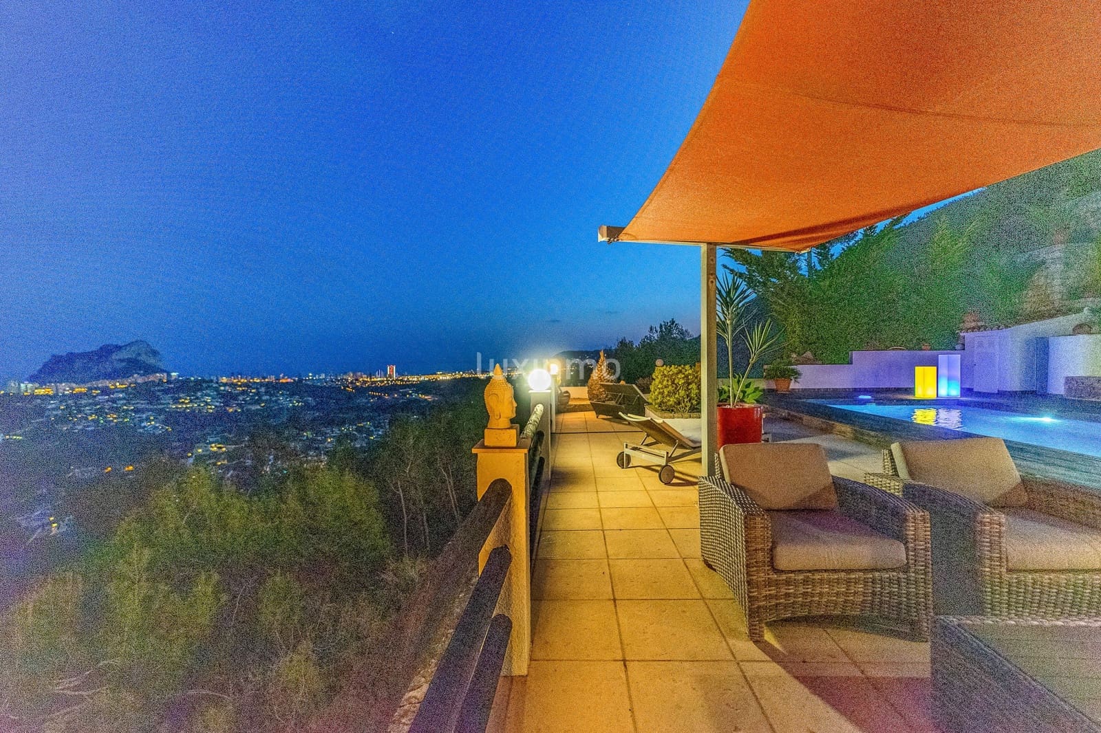 Chalet de 3 habitaciones en Calpe / Calp en venta con piscina garaje - 1.390.000 € (Ref: 10079571)