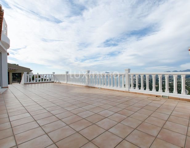 Chalet de 4 habitaciones en Altea en venta con piscina garaje - 1.195.000 € (Ref: 10079574)