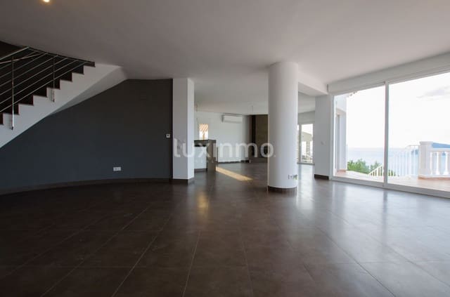 Chalet de 4 habitaciones en Altea en venta con piscina garaje - 1.195.000 € (Ref: 10079574)