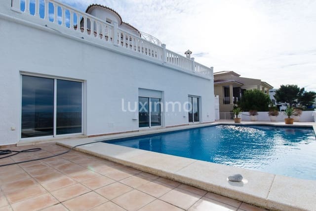 Chalet de 4 habitaciones en Altea en venta con piscina garaje - 1.195.000 € (Ref: 10079574)